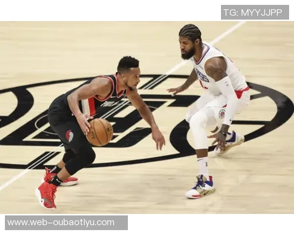 乔治32分钟表现平平仅得9分三分球全失状态低迷引发热议